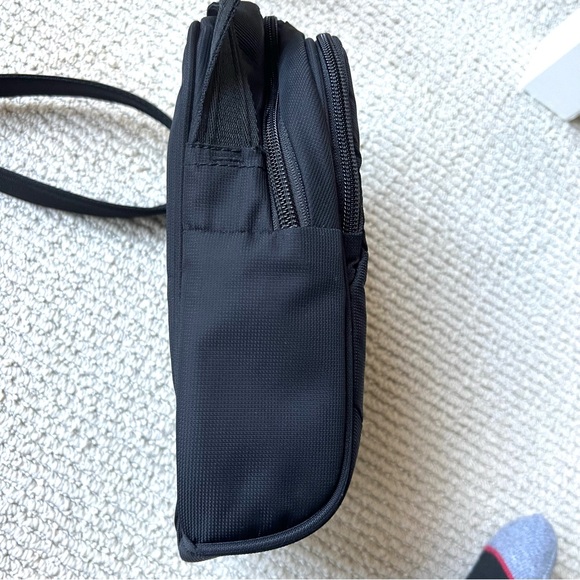 PacSafe Metrosafe LS100 Anti Theft Technology Crossbody Bag - Picture 6 of 14